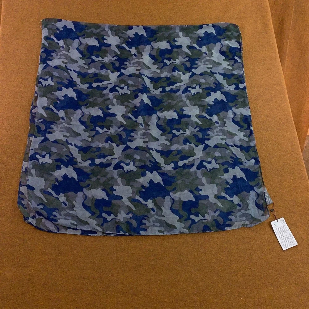 Insect Shield Unisex OS Blue Camo Permethrin Treated Bug Repellent Scarf Wrap